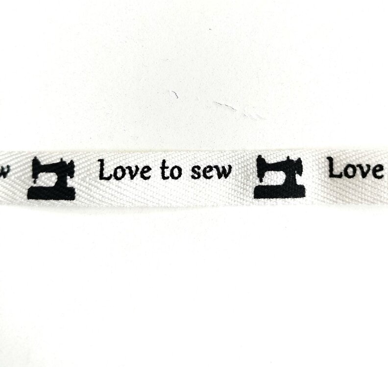 Band Love to sew ecru met zwarte opdruk 