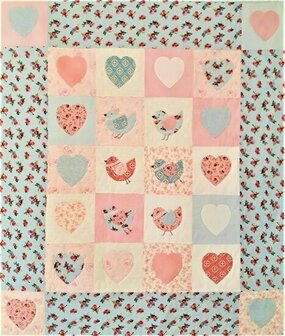 Children&#039;s quilt hearts &amp; birds