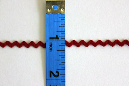 GAN765017 Barn Red ric rac 6mm