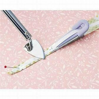 4041 Clover fusible Bias Tape 5 mm  25 meter