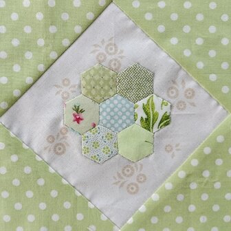 8Fat8 Greens Quilters Flower Garden 