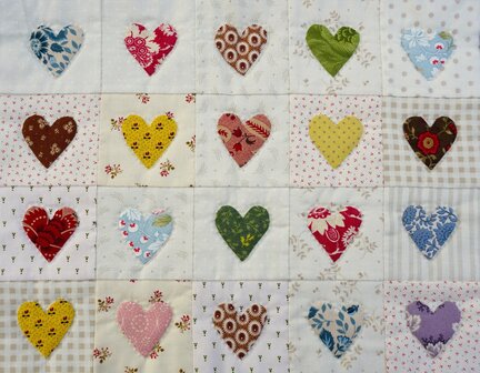 Little Hearts Scrap Quilt pattern