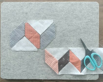 Quadratische B&uuml;gelmatte aus Wolle