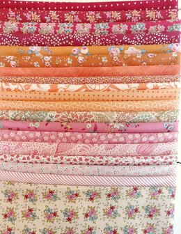 Fabric package red-pink-orange 20 x 25x25cm
