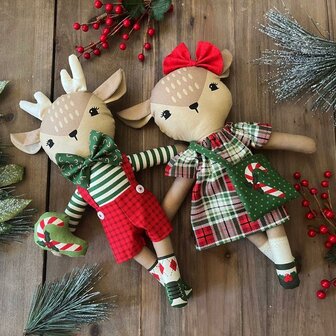 20979-11 Holiday Cheer Reindeer puppets and clothes