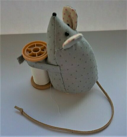 Package Pincushion- Thread spool holder Muisje Atie