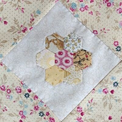 8Fat8 gelb und ecru Quilters Flower Garden 